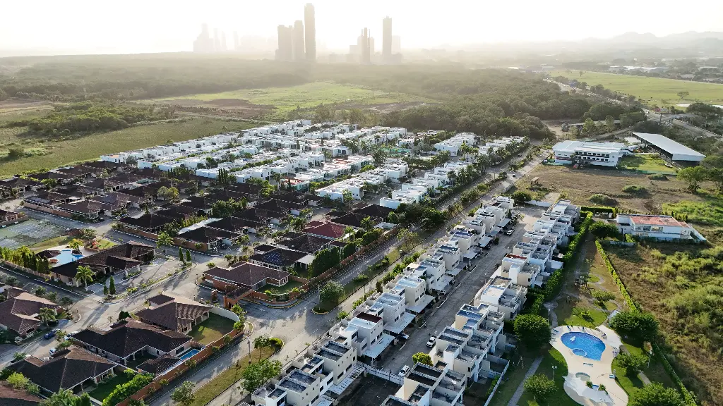 Venta de Casa En Costa Sur Village