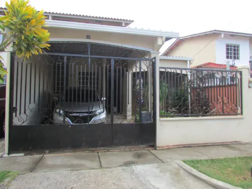 Venta de casa - en Arraiján residencial La Estancia.